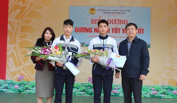 Không tham tiền người khác đánh rơi, hai học sinh ở Sóc Sơn đã giao nộp 20 triệu - Ảnh 1.