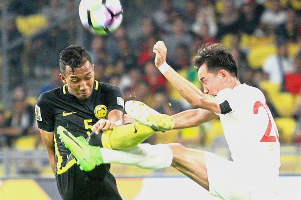 Cầu thủ Malaysia muốn đánh bại Việt Nam để làm quà cưới cho vợ - Ảnh 1.