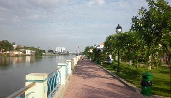 Cặp đôi gặp cướp khi ngồi tâm sự trong công viên ở Sài Gòn - Ảnh 1.