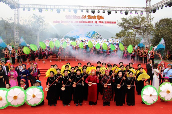 Quảng Ninh: Tưng bừng khai mạc Hội hoa Sở Bình Liêu 2018 - Ảnh 1.