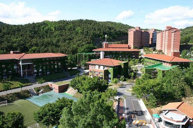 Trường đại học Keimyung đẹp như mơ xuất hiện trong nhiều bộ phim nổi tiếng Hàn Quốc - Ảnh 3.