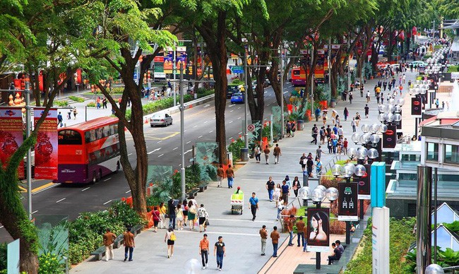 Phố đi bộ Orchard Road ở Singapore cấm hút thuốc lá