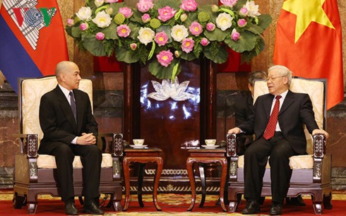 Tổng Bí thư, Chủ tịch nước hội kiến thân mật với Quốc vương Campuchia - Ảnh 1.