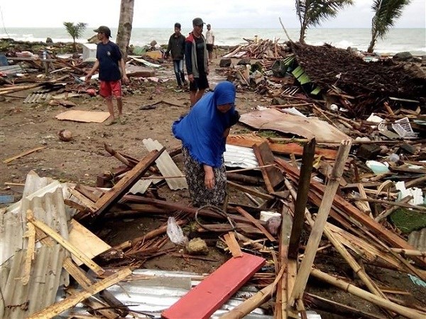 Sứ quán Việt Nam ở Indonesia cập nhật thông tin người Việt ở vùng sóng thần - Ảnh 1.