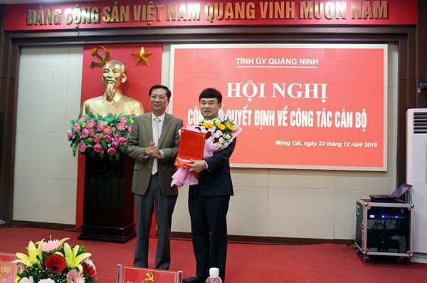Trao quyết định của Ban Bí thư về công tác cán bộ ở Quảng Ninh - Ảnh 1.