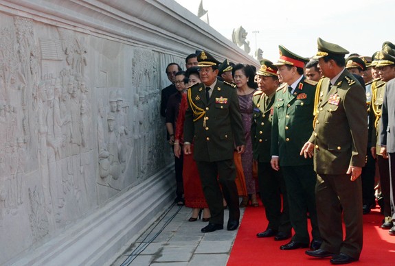 Đại tướng Ngô Xuân Lịch dự Lễ khánh thành Tượng đài Thắng-Thắng - Ảnh 4.