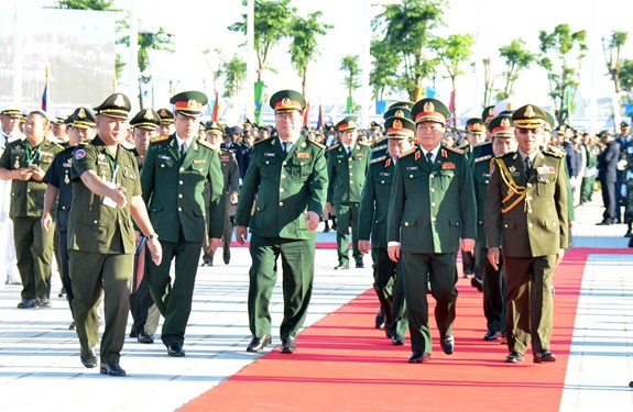 Đại tướng Ngô Xuân Lịch dự Lễ khánh thành Tượng đài Thắng-Thắng - Ảnh 1.