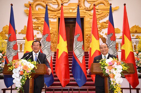 Họp báo chung giữa Thủ tướng Việt Nam và Campuchia: Bác bỏ thông tin xuyên tạc, phá hoại - Ảnh 1.