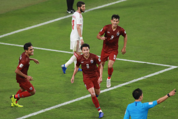 Buộc đội chủ nhà UAE chia điểm: Thái Lan xuất sắc vào vòng 1/8 Asian Cup 2019 - Ảnh 1.