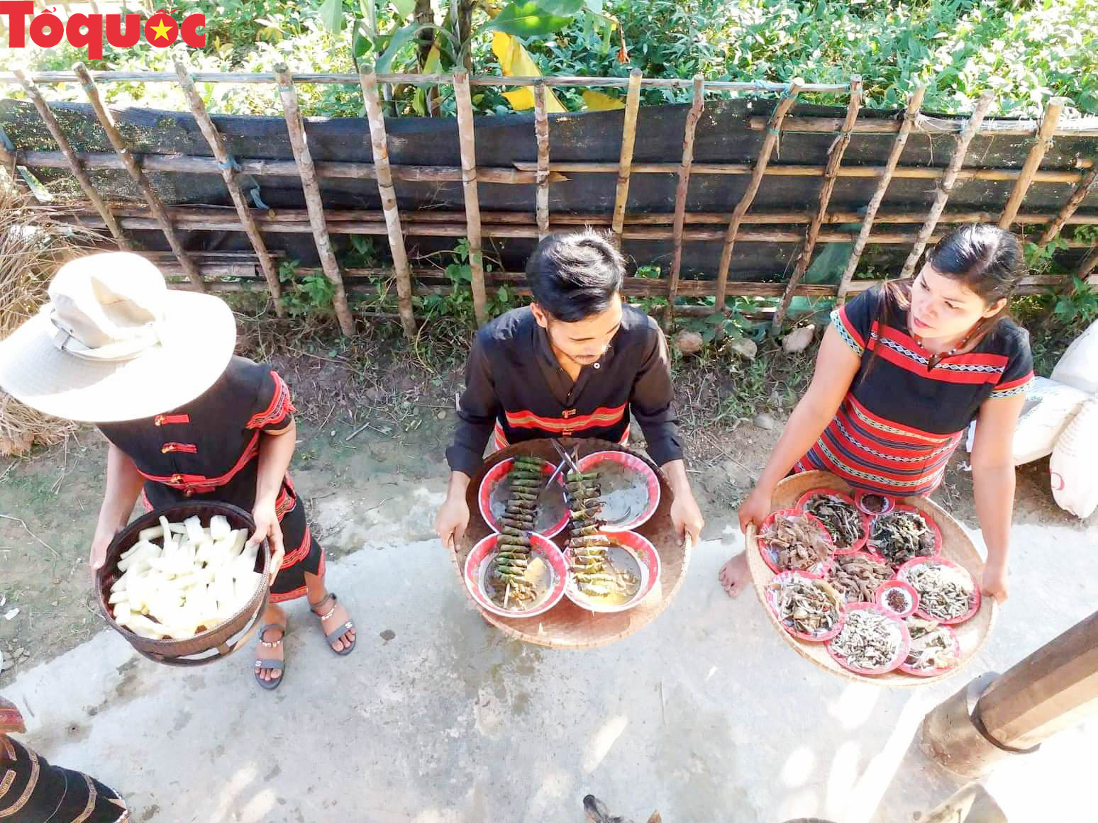 Vui Tết Aza Koonh trên dãy Trường Sơn - Ảnh 3.