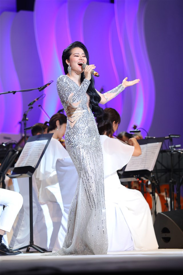 Live-concert Trăng Hát của ca sĩ Phạm Thùy Dung (23)