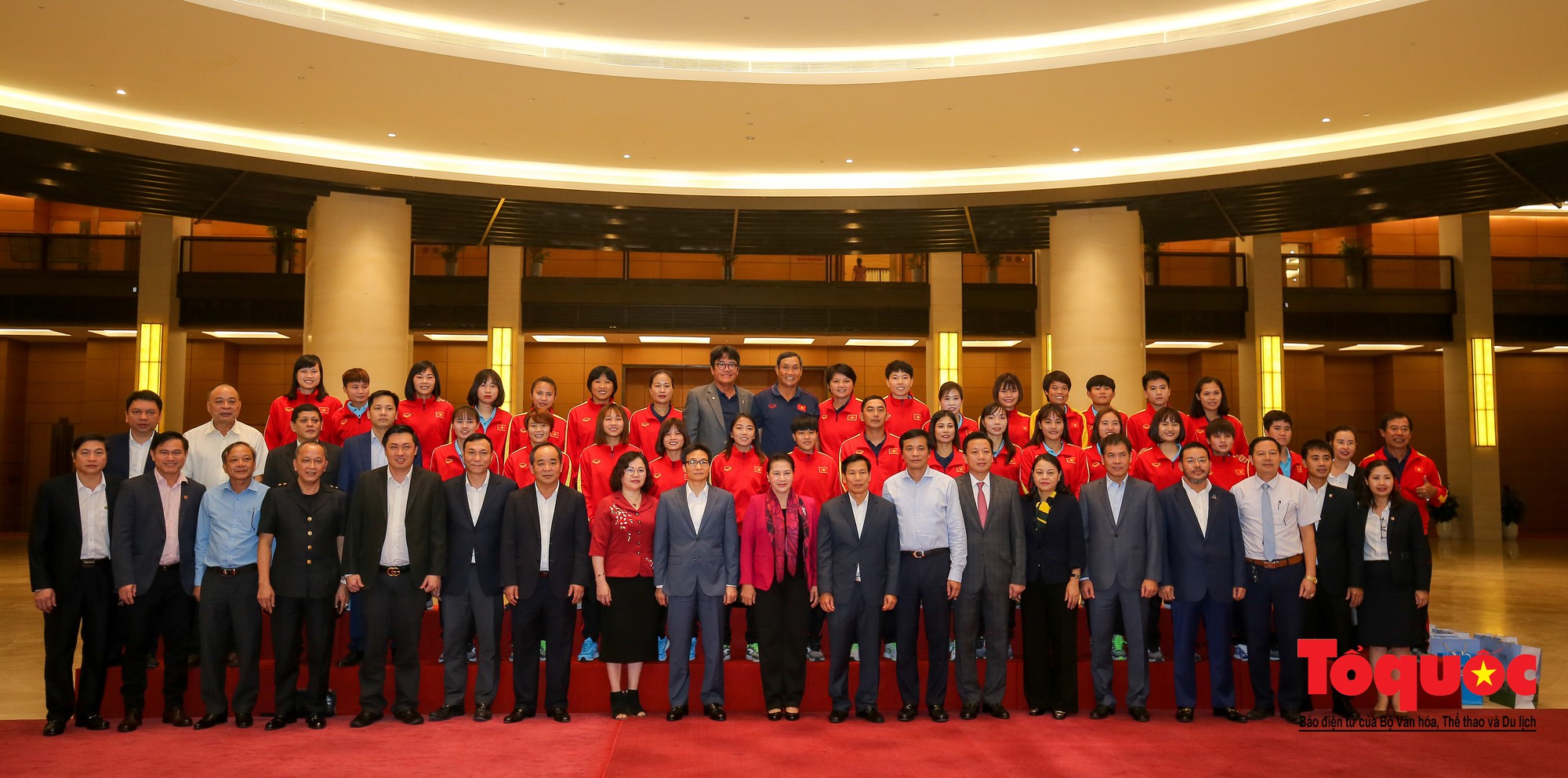 Chủ tịch Quốc hội Nguyễn Thị Kim Ngân: Bóng đá nam nhìn thành tích bóng đá nữ còn phải mơ ước dài18 Chủ tịch Quốc hội Nguyễn Thị Kim Ngân: Bóng đá nam nhìn thành tích bóng đá nữ còn phải mơ ước dài18