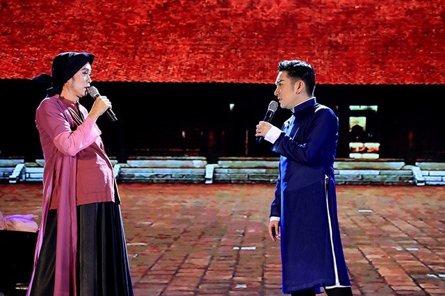Sau vụ cháy sân khấu, Quang Hà tình tứ bên các nữ ca sỹ - Ảnh 7.