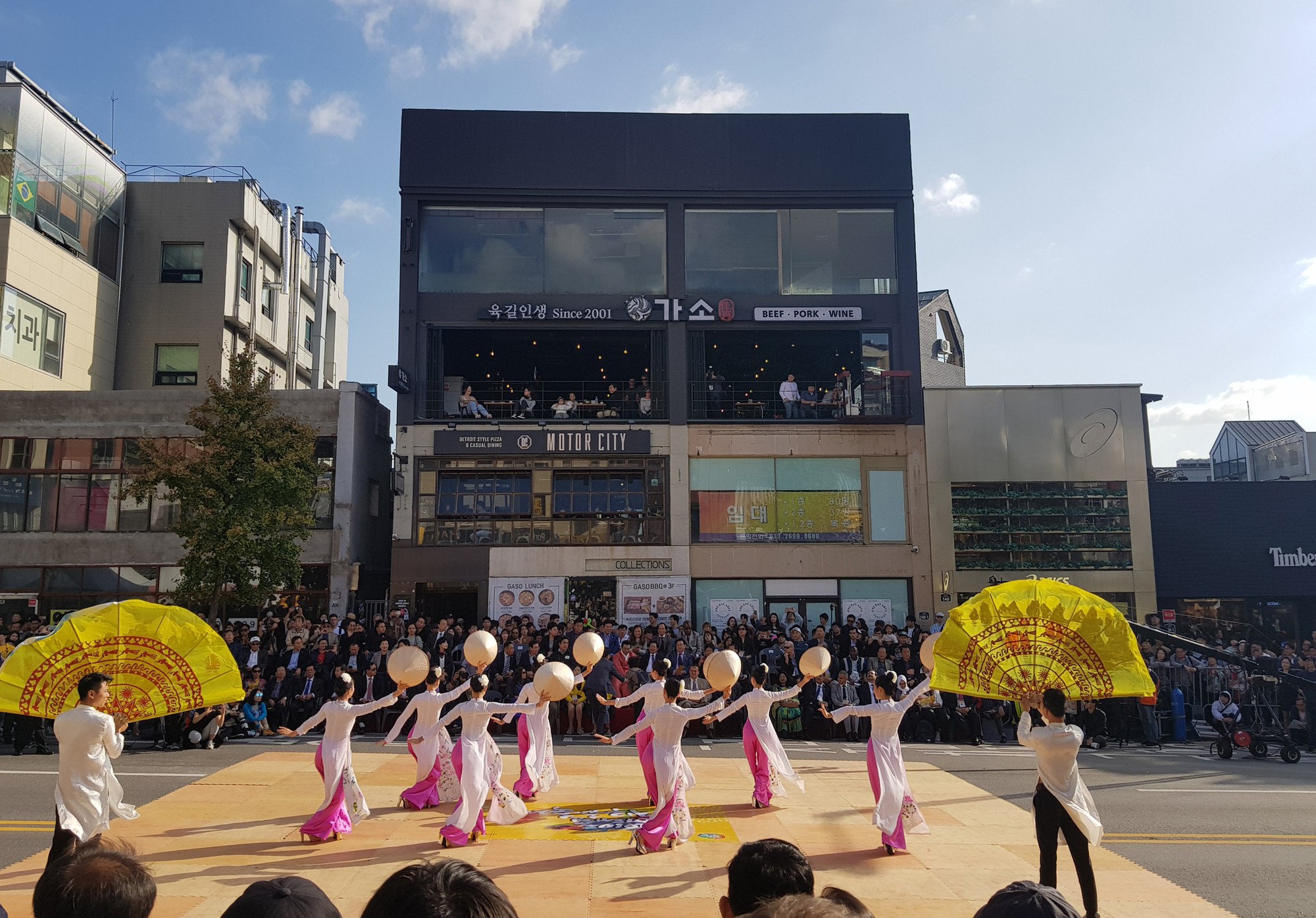 5 - Áo dài VN tại Lễ hội quốc tế đường phố Quận Yongsan 1