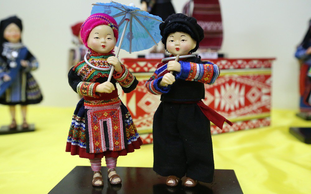 Giới thiệu trang phục dân tộc và thủ công mỹ nghệ Việt Nam tại Lễ hội Văn hóa Phương Đông