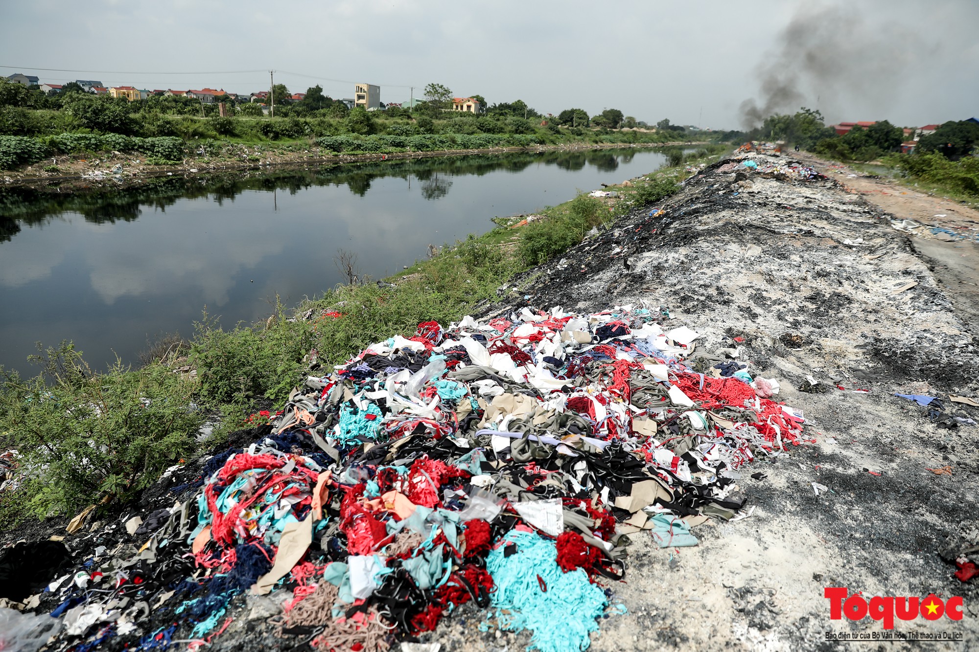 Bộ sưu tập hình ảnh ô nhiễm môi trường ở Hà Nội được ghi lại bởi nhiều phóng viên