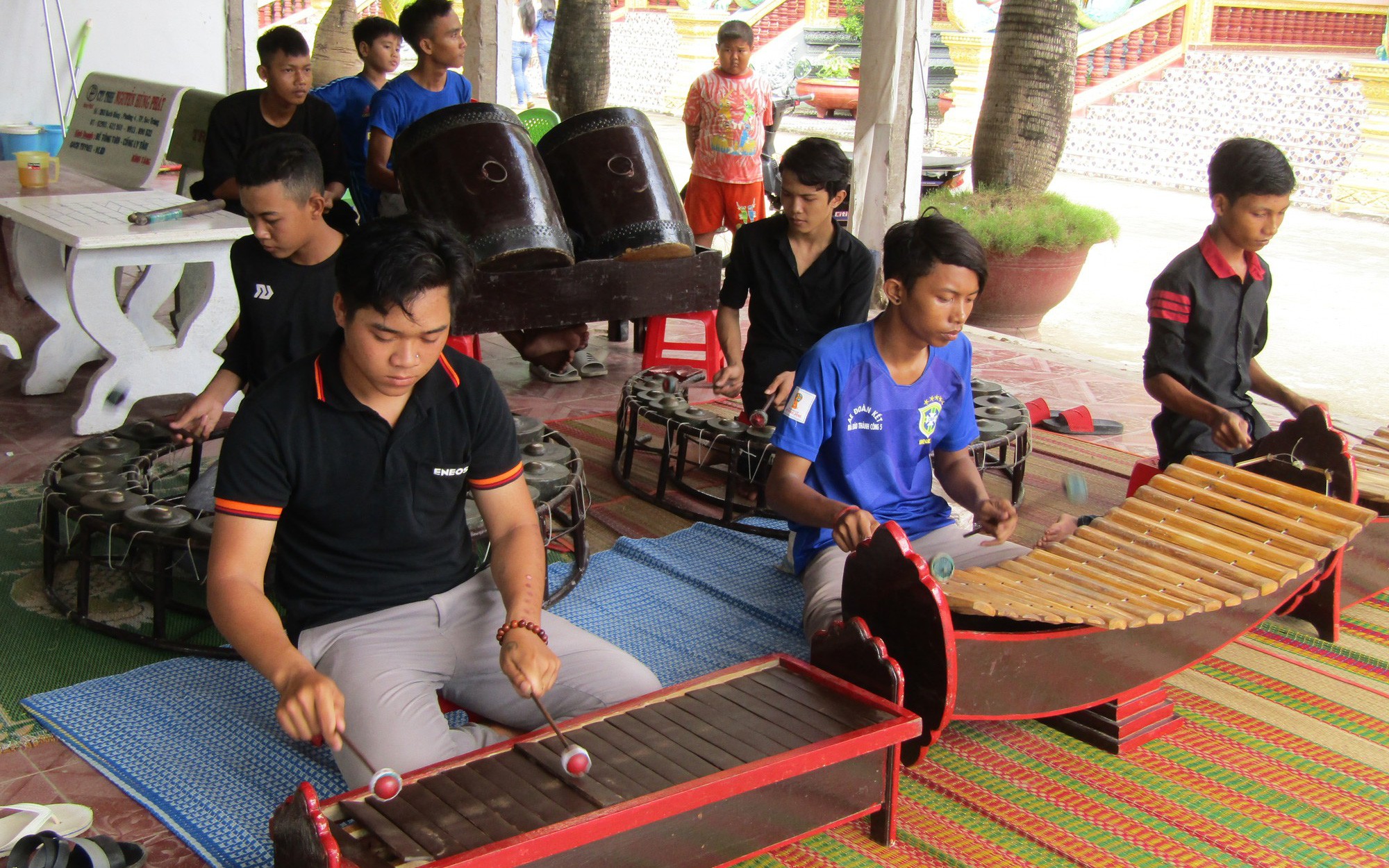 Làm gì để bảo tồn nền văn hóa âm nhạc dân tộc Khmer