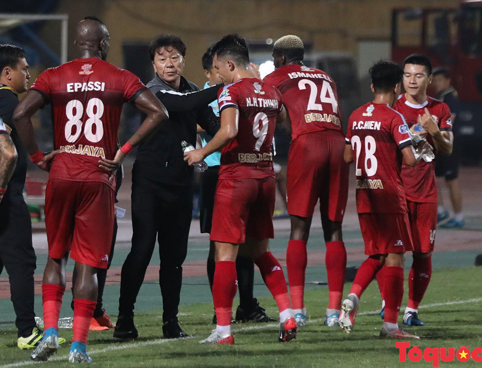 Đè bẹp TP. HCM, CLB Hà Nội FC tiến vào chung kết gặp CLB Quảng Nam - Ảnh 2.