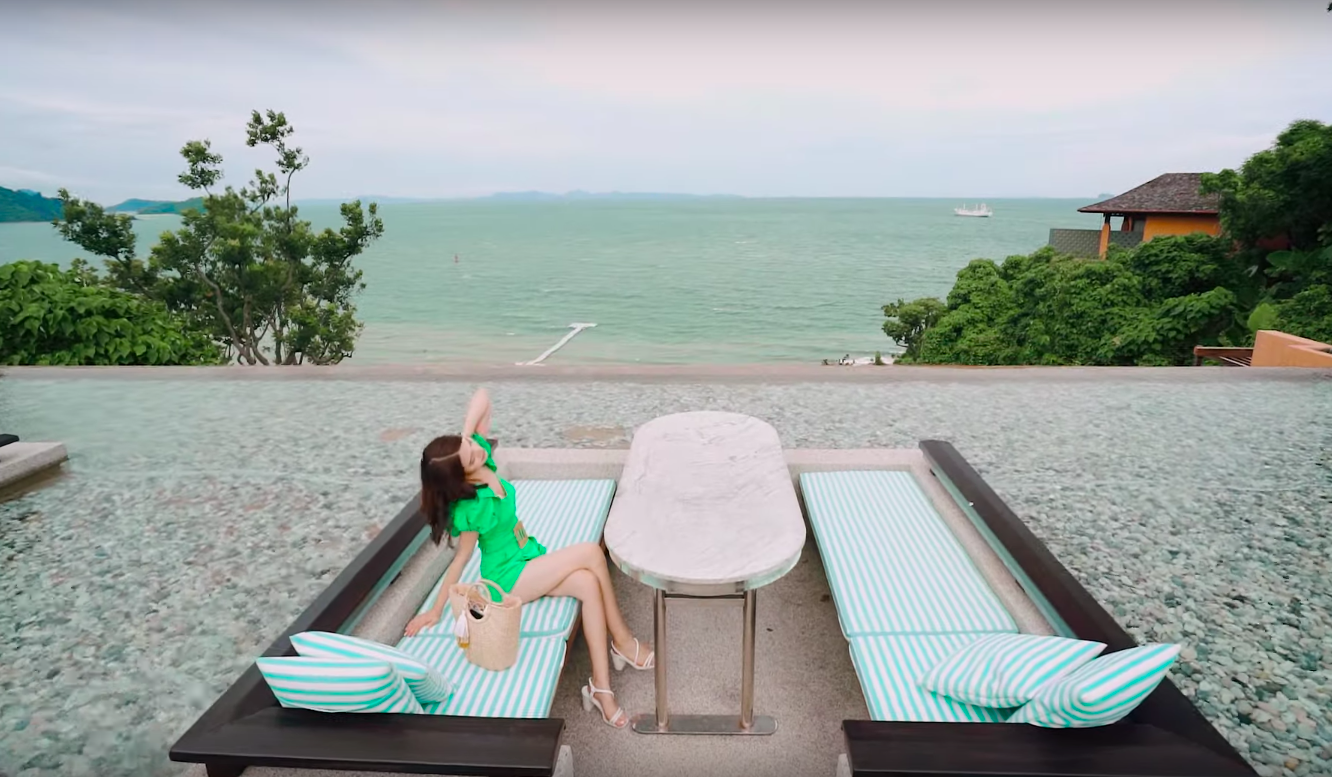 Làm travel vlog kiểu rich kid Jolie Nguyễn: Thuê “sương sương” resort đỉnh nhất Thái Lan để chụp ảnh, giá phòng đã discount mà vẫn hú hồn - Ảnh 15.