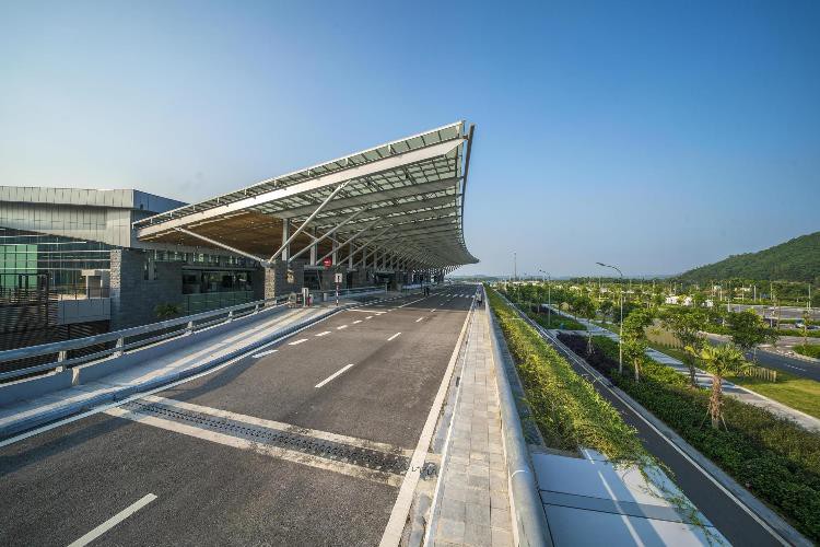 Khám phá từng ngóc ngách “Sân bay mới hàng đầu châu Á” - Ảnh 2.