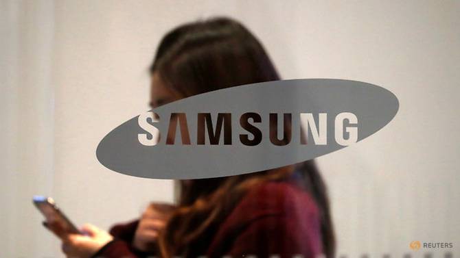 file-photo---the-logo-of-samsung-electronics-is-seen-at-its-office-building-in-seoul-1