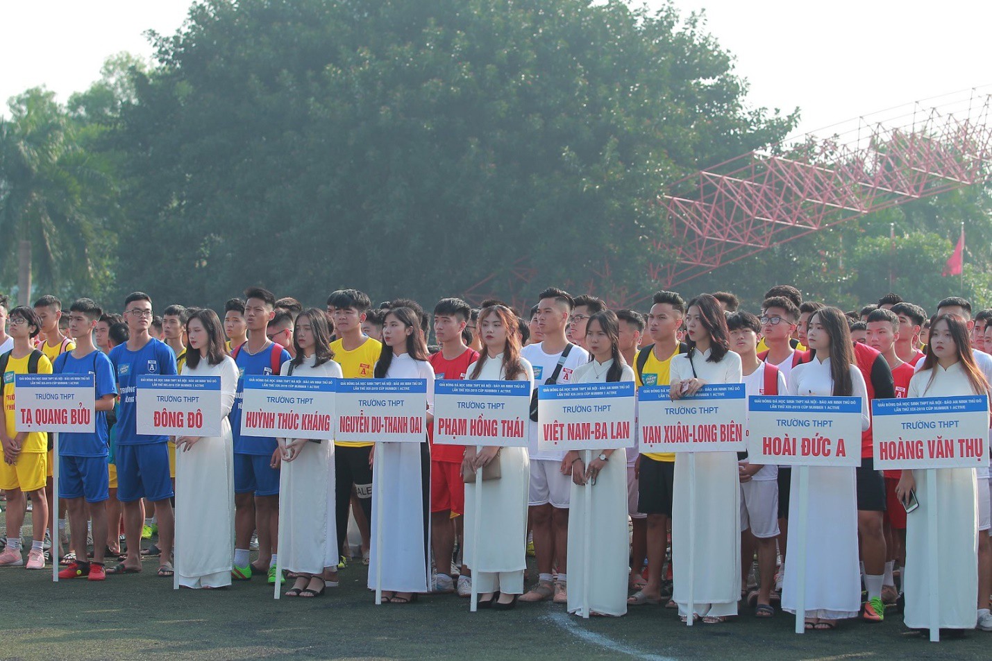 Khai mạc giải bóng đá dành cho học sinh THPT lớn nhất toàn quốc  - Ảnh 1.