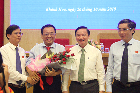Ông Lê Hữu Hoàng chính thức giữ chức Phó Chủ tịch UBND tỉnh Khánh Hòa - Ảnh 1.