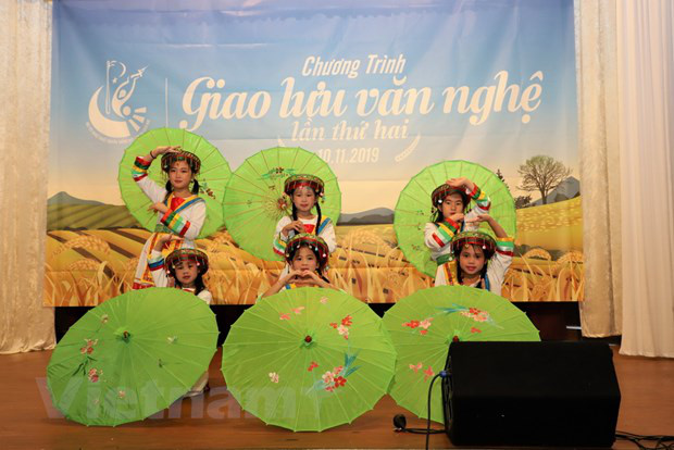 Đặc sắc chương tình giao lưu nghệ thuật truyền thống Việt Nam tại Đức - Ảnh 2.
