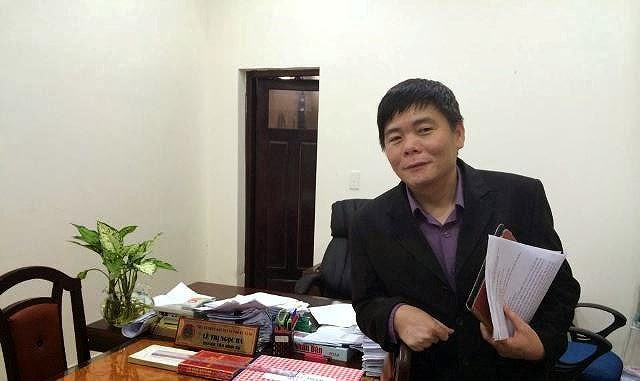 Vợ chồng luật sư Trần Vũ Hải bị tòa án thành phố Nha Trang đưa ra xét xử với cáo buộc trốn thuế - Ảnh 1.