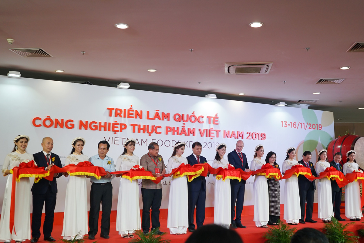 Tân Hiệp Phát tham gia gian hàng Thương hiệu quốc gia Việt Nam tại triển lãm Vietnam Foodexpo 2019 - Ảnh 1.