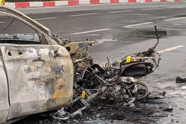 Tai nạn xe Mercedes bốc cháy khiến một người tử vong: Chiếc xe mới được mua vài ngày? - Ảnh 4.