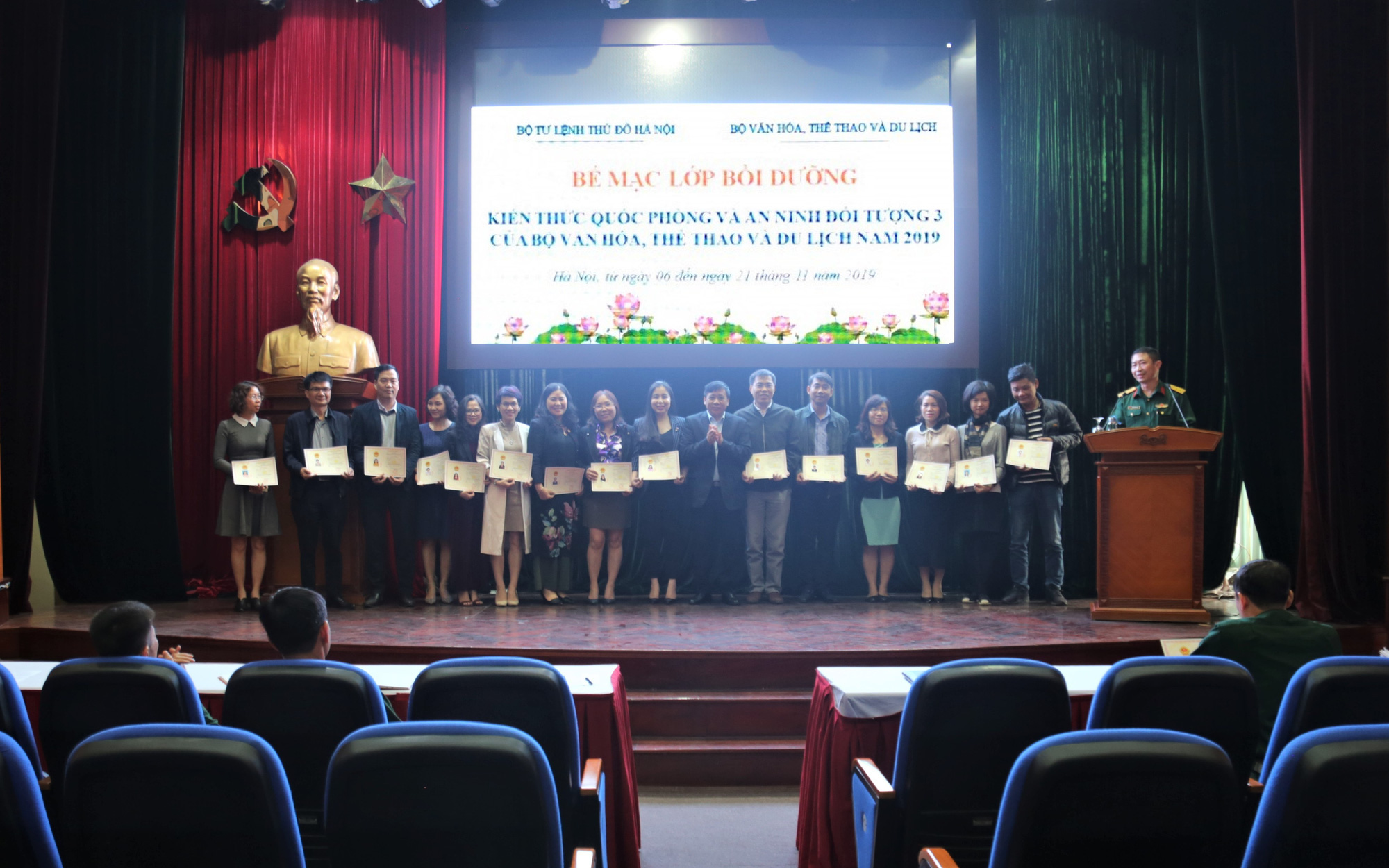 Bế giảng Lớp Bồi dưỡng kiến thức quốc phòng và an ninh cho cán bộ đối tượng 3 của Bộ VHTTDL