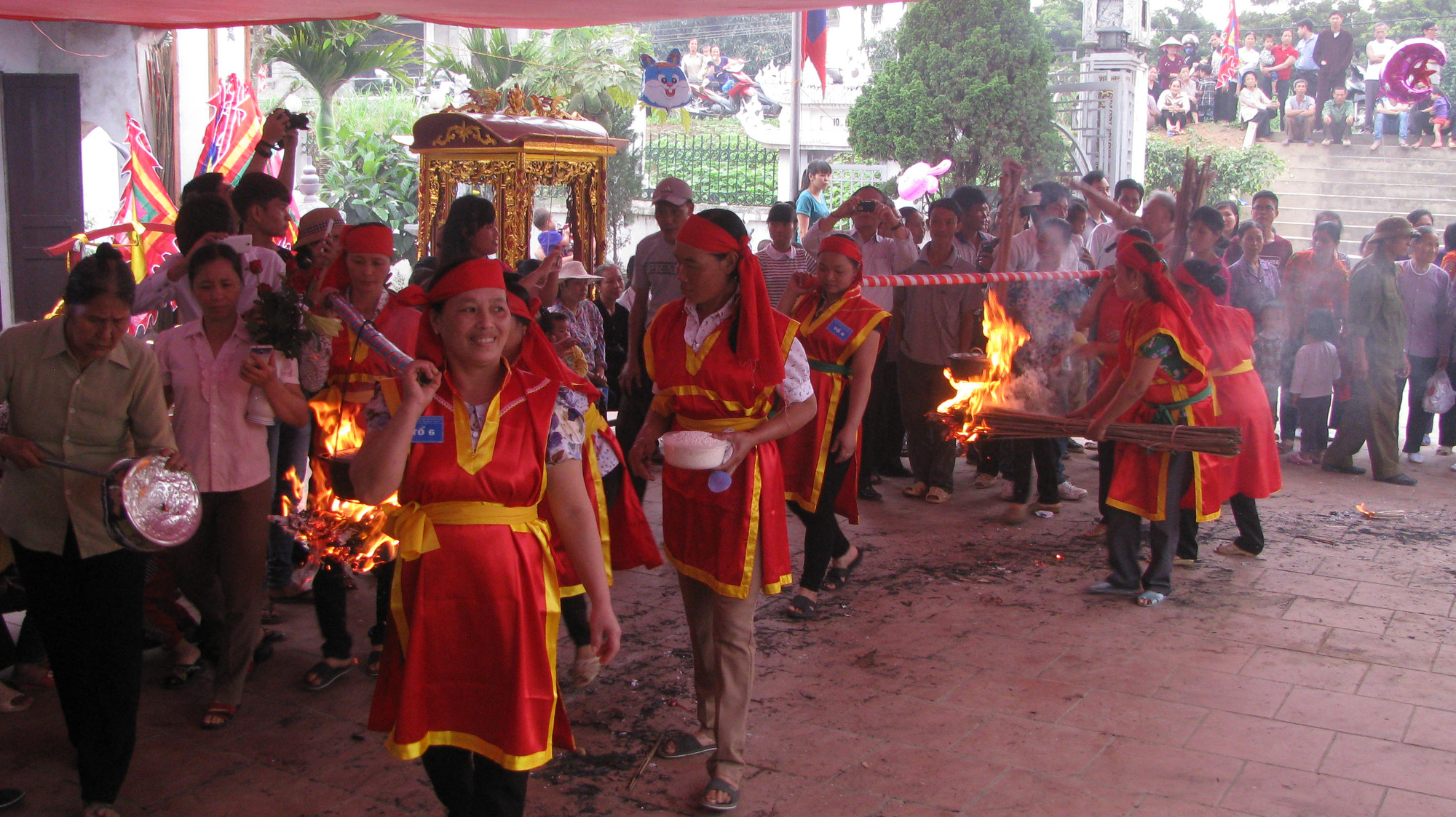 Độc đáo lễ hội làng Hạ Bì Hạ - Tri ân công đức Vua Hùng - Ảnh 4.