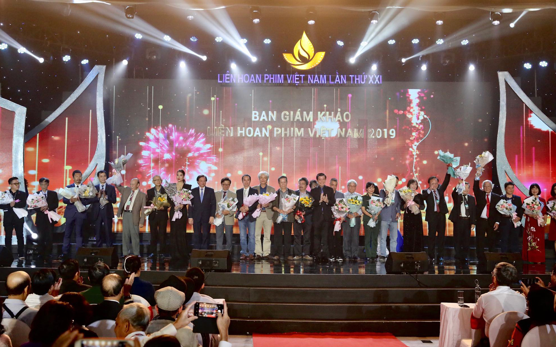 Khai mạc Liên hoan phim Việt Nam lần thứ XXI: Tôn vinh sắc màu điện ảnh