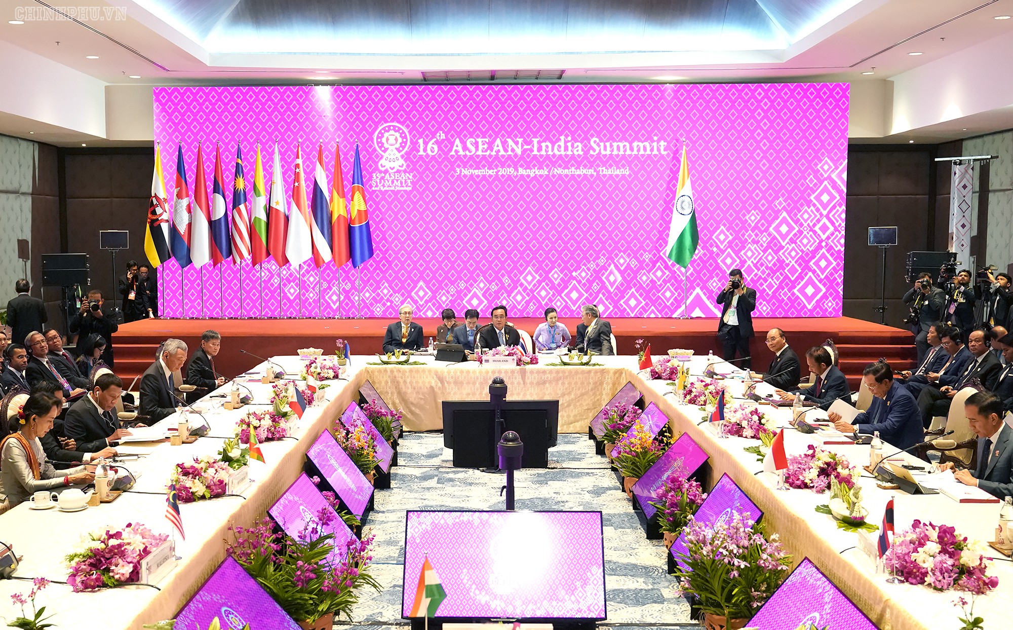 Chùm ảnh: Thủ tướng dự Hội nghị cấp cao ASEAN và gặp lãnh đạo các nước - Ảnh 4.