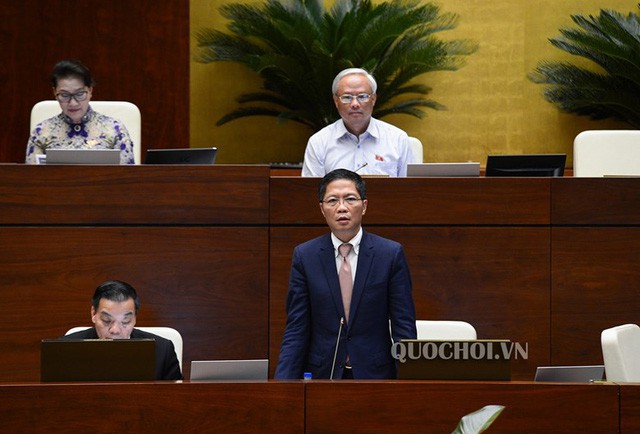 Sáng nay, Bộ trưởng NN&PTNT Nguyễn Xuân Cường là người đầu tiên đăng đàn trả lời chất vấn trước Quốc hội - Ảnh 2.