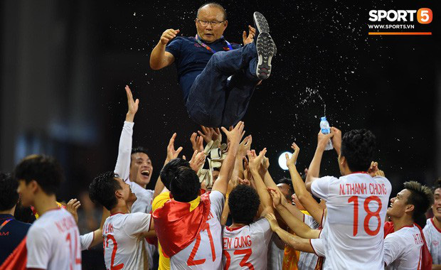 Việt Nam vô địch SEA Games, dân mạng Trung Quốc hết lời ca ngợi: &quot;Bóng đá Việt Nam quá giỏi, ngày càng bỏ xa chúng ta&quot; - Ảnh 2.
