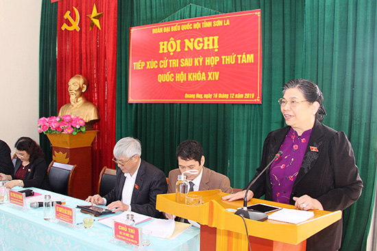 Tiếp xúc cử tri Sơn La, Phó Chủ tịch thường trực Quốc hội yêu cầu địa phương chăm lo cho đời sống nhân dân dịp Tết nguyên đán - Ảnh 1.
