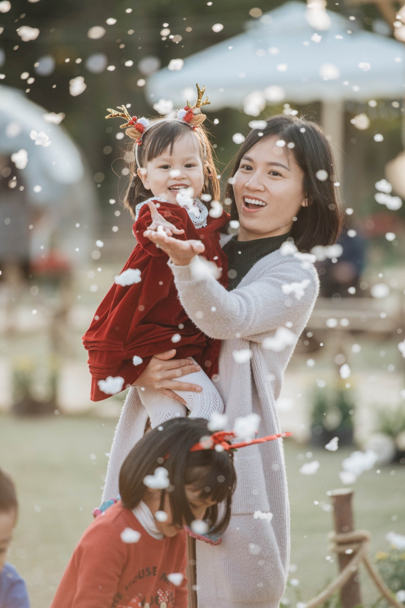 Đón tuyết rơi mùa Giáng sinh ngay giữa thủ đô với nghệ sĩ Xuân Bắc - Ảnh 2.