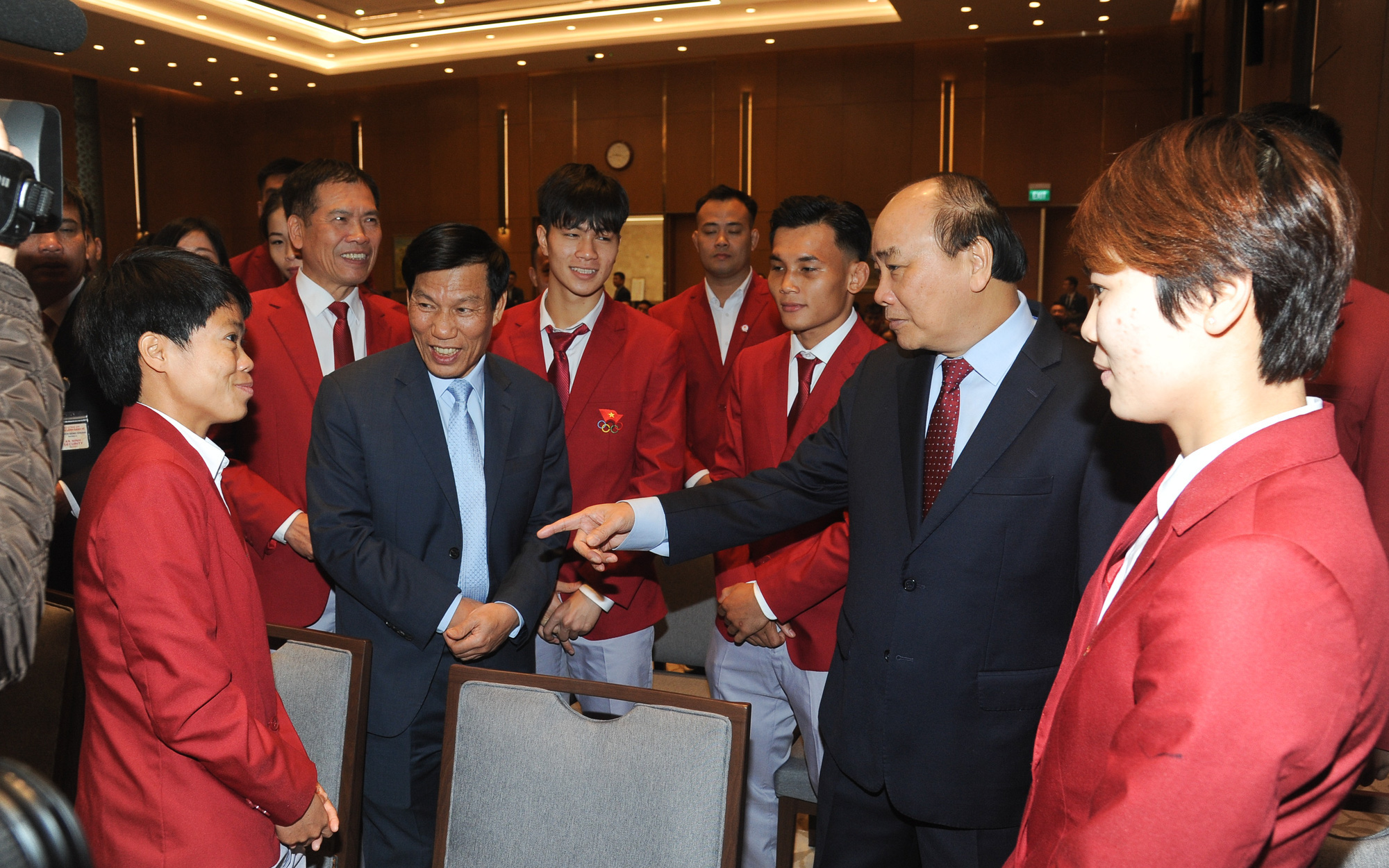 Thủ tướng Nguyễn Xuân Phúc: “Hình ảnh lá cờ đỏ sao vàng được kéo lên tại SEA Games đã mang lại một niềm xúc động, cảm xúc mạnh mẽ”