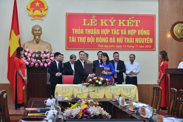 HLV Mai Đức Chung cảm ơn bầu Hiển phát triển bóng đá nữ Việt Nam từ cấp CLB - Ảnh 2.