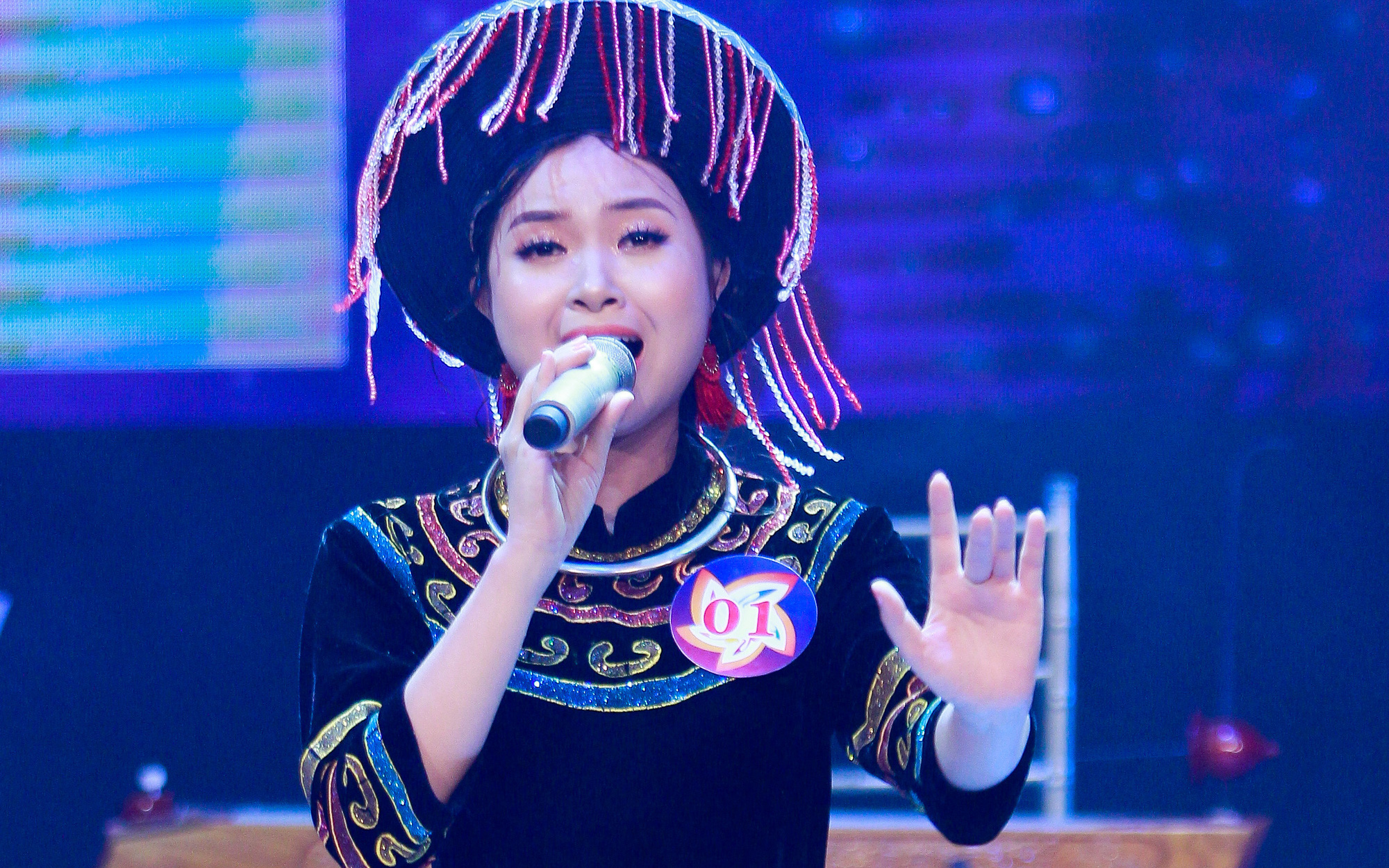 Hai thí sinh giành giải nhất cuộc thi Tiếng hát hữu nghị Việt-Trung năm 2019