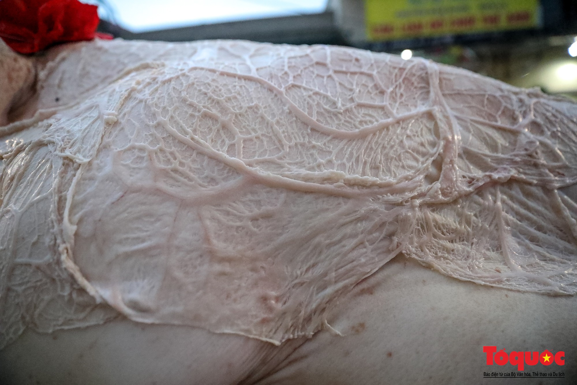 Rước 17 ông lợn trong đêm ở làng La Phù, Hà Nội - Ảnh 4. Rước 17 ông lợn trong đêm ở làng La Phù, Hà Nội - Ảnh 4.