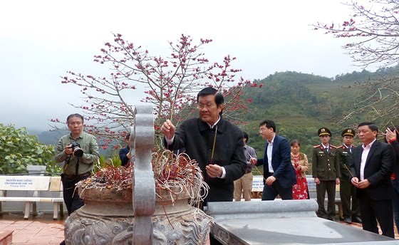 Nguyên Chủ tịch nước Trương Tấn Sang tri ân anh hùng, liệt sĩ tại Vị Xuyên - Ảnh 6.
