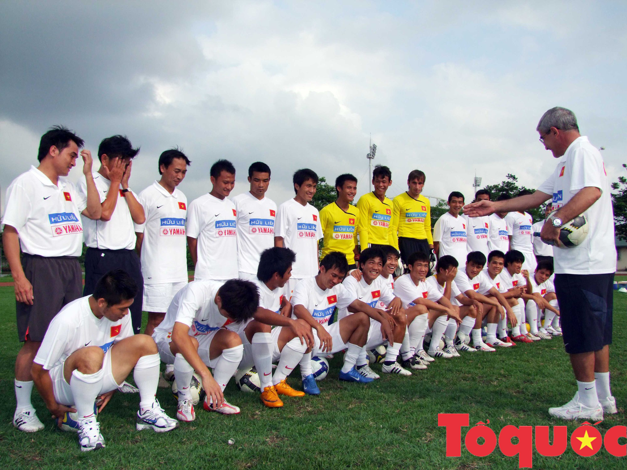 Trợ lý ngôn ngữ Ngô Lê Bằng: Kí ức về HLV Calisto cùng lần đầu tiên Việt Nam trở thành vua AFF Cup - Ảnh 4.