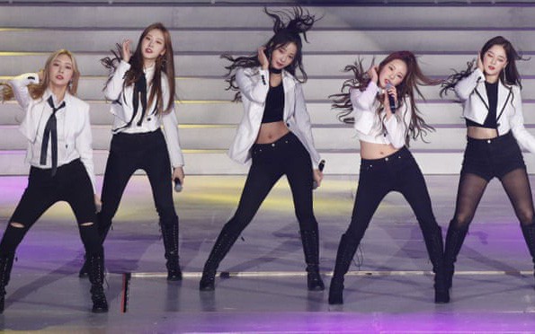 Làn sóng chỉ trích về đề xuất thắt chặt kiểm soát các nhóm K-Pop trên truyền hình Hàn Quốc