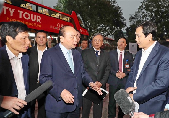 Thủ tướng: Phải tận dụng cơ hội này để quảng bá văn hoá, du lịch Việt Nam - Ảnh 2.