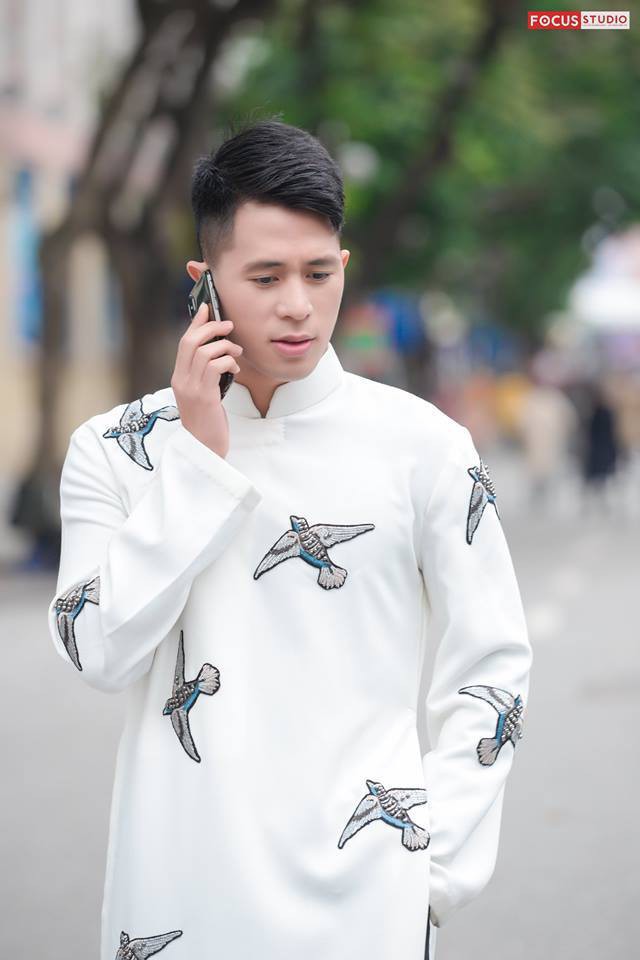 Tết Kỷ Hợi: Hội cầu thủ Việt cực đẹp trong áo dài cách tân - Ảnh 10.