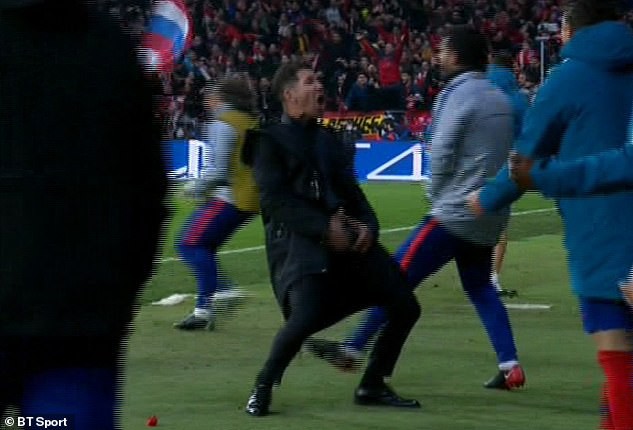 Đây là cách Cristina Ronaldo hủy diệt HLV Atletico Madrid cả trong và ngoài sân cỏ - Ảnh 1. Đây là cách Cristina Ronaldo hủy diệt HLV Atletico Madrid cả trong và ngoài sân cỏ - Ảnh 1.