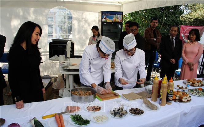 Quảng bá văn hóa và ẩm thực Việt Nam đến với người dân Algeria
